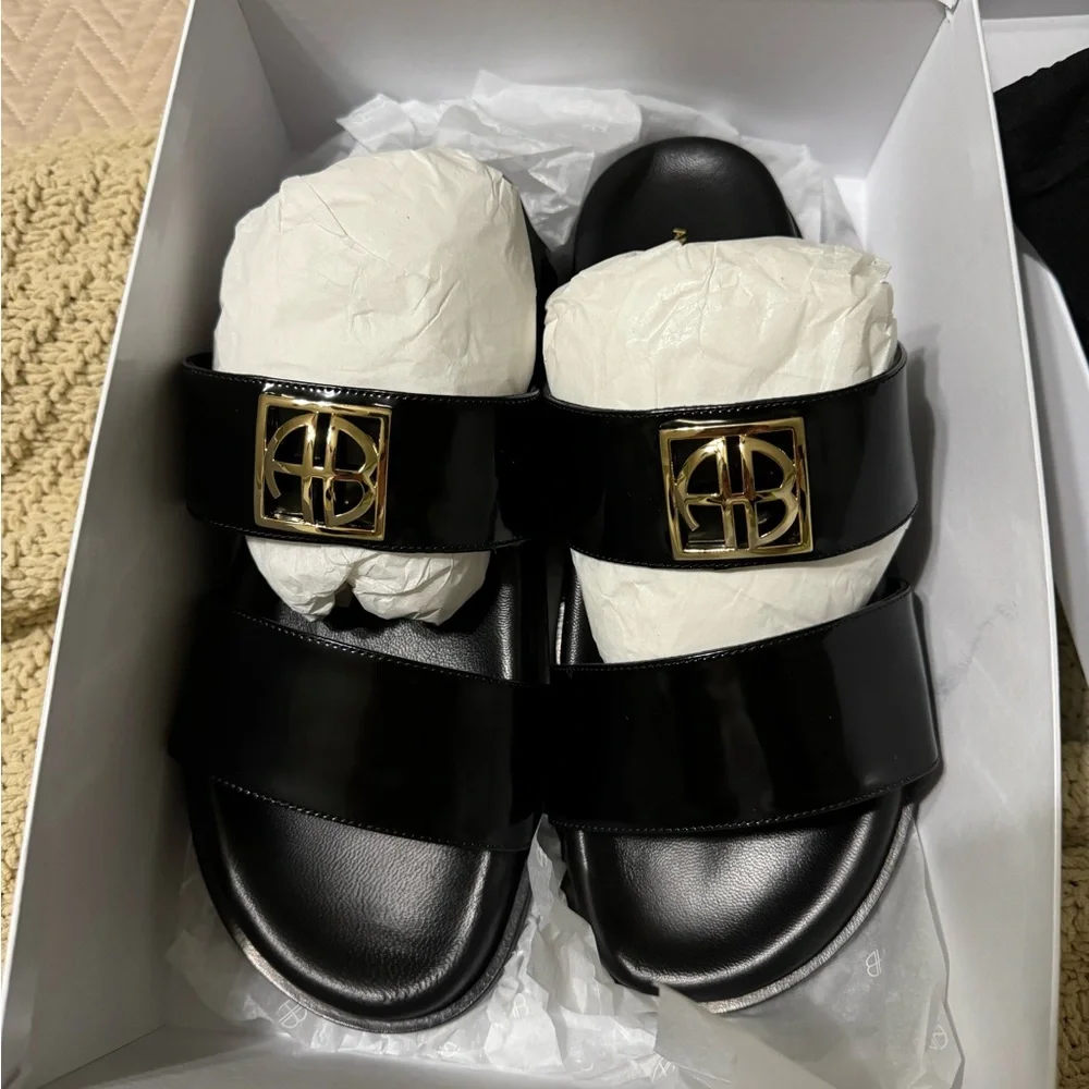 Anine Bing Parker monogramed leather shiny slides - Picture 4 of 11